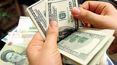معامله نقدی ارز در صرافی ها ممنوع / نام ۳ بانک برای دریافت ارز مسافرتی و...