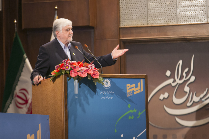 در اقتصاد مقاومتی، اقتصاد دانش‌بنیان و کارآفرینی نوبنیان مطرح است