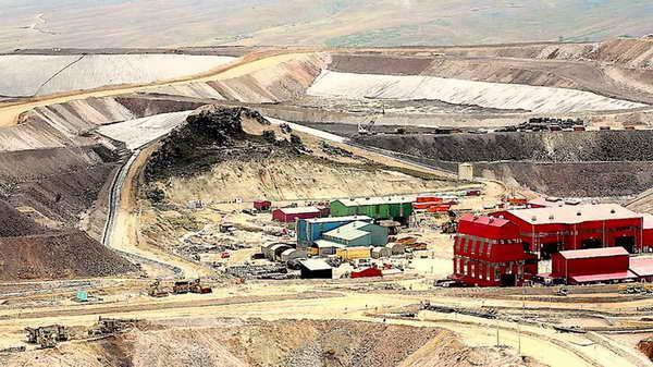 ساوترن کاپر عملیاتهای معدن 2.5 بیلیون دلاری مس میچیکوئیلای خود در پرو را زودتر از موعد پیش بینی شده آغاز می کند