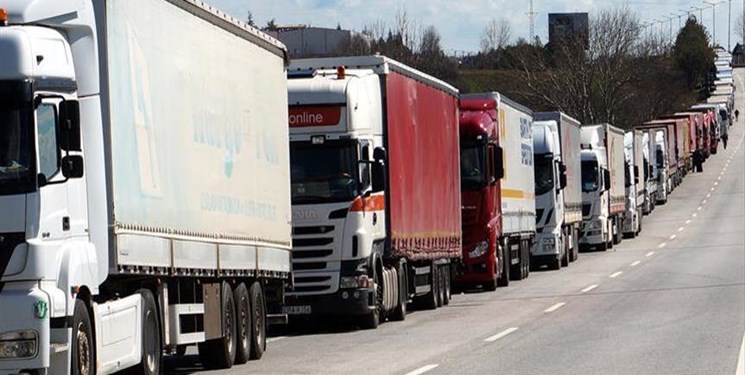 توزیع ۳۵۰ هزار حلقه لاستیک بین رانندگان کامیون/ 239 شرکت حمل و نقلی تعطیل شدند