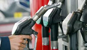 مخالفت مجلس با افزایش و چند نرخی شدن قیمت بنزین