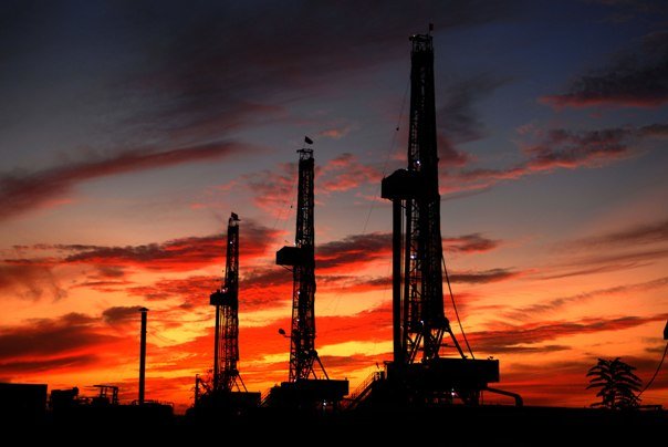 شمار دکل‌های حفاری نفت در آمریکا باز هم کاهش یافت