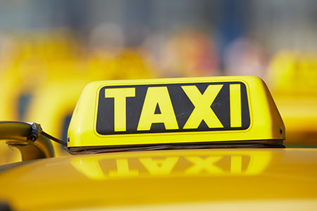 تاکسی‌های اینترنتی که مشکل پول خرد را حل کردند