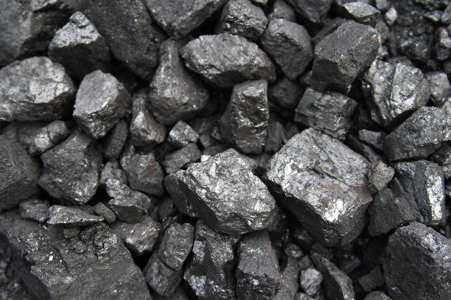 کاهش نرخ سنگ آهن در اولین روز کاری چین/ زغال سنگ ۱۵۳.۵دلار قیمت خورد