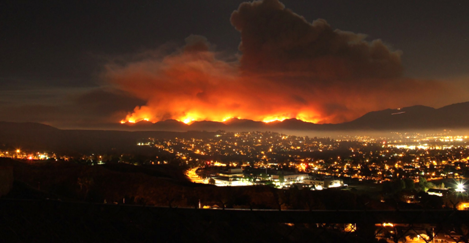 آتش‌سوزی ویرانگر در لس‌آنجلس آمریکا