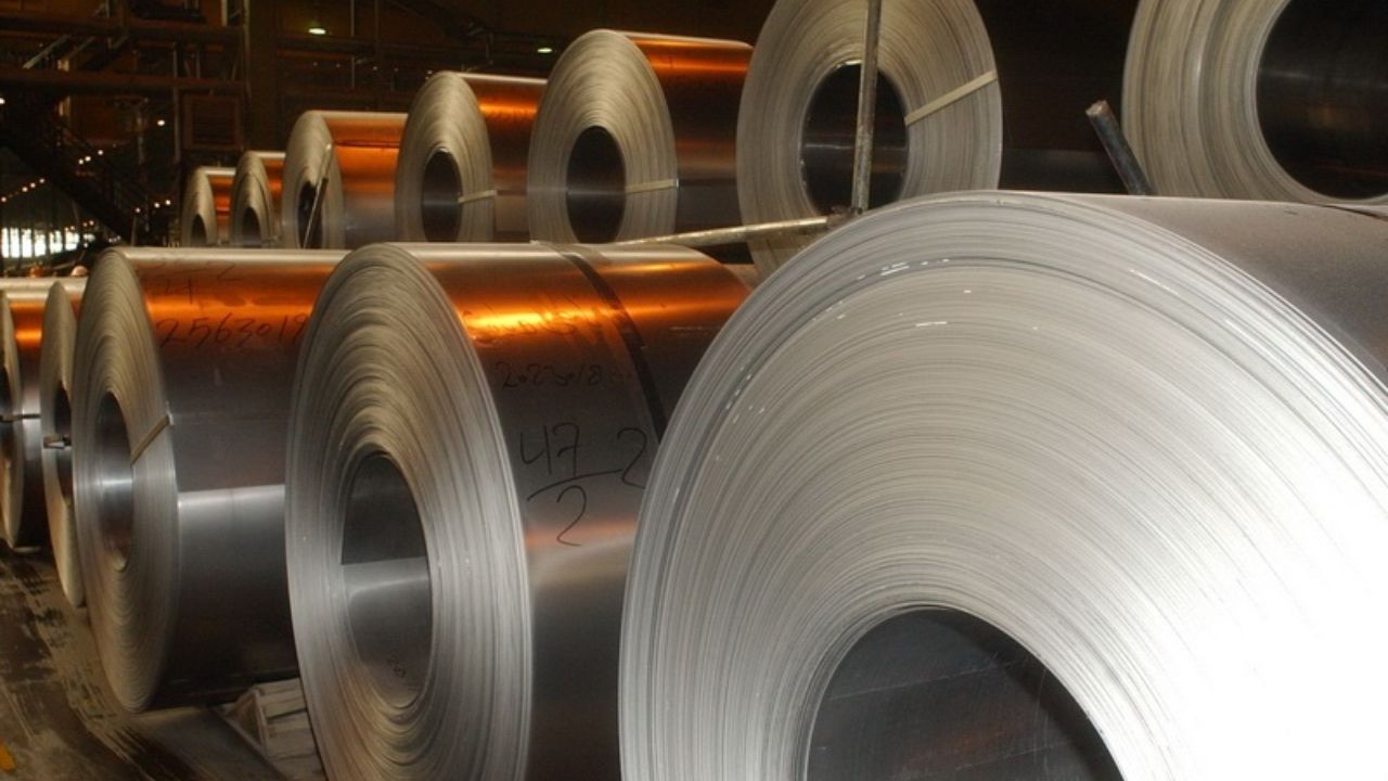 صادرات فولاد مبارکه، ذوب آهن، چادرملو و ۷ شرکت دیگر ۵۴ درصد بیشتر شد