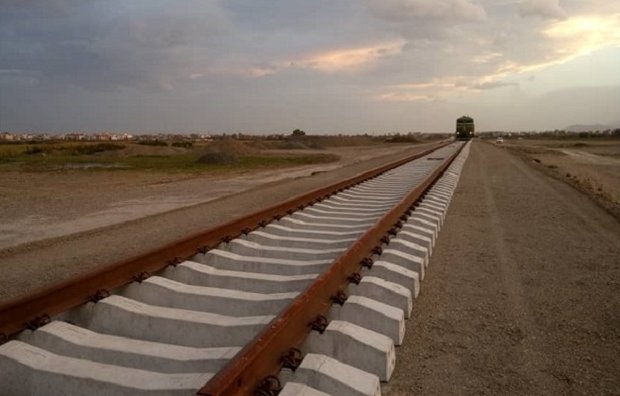 افتتاح یک خط راه آهن با ریل ذوب آهن