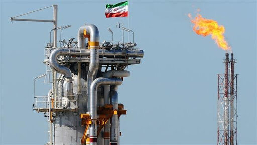 وزارت نفت: طرح‌های توسعه نفت ادامه می‌یابد
