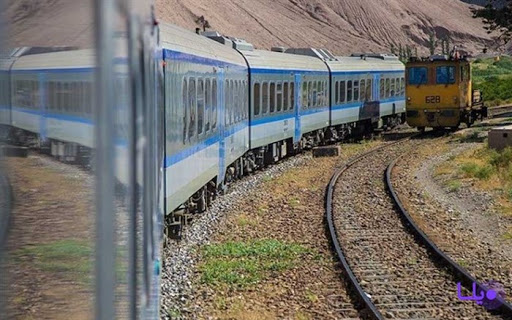 ۵ مصدوم در حادثه قطار همدان- مشهد/ مسافران به ایستگاه راه‌آهن رباط‌کریم منتقل شدند