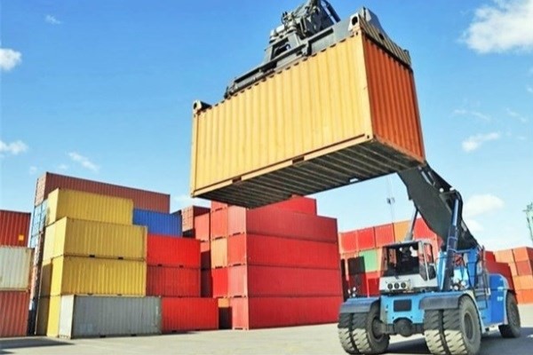 ۳.۷ میلیون تن کالا از گمرکات استان بوشهر صادر شد