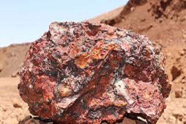 کشف بیش از ۱۶ تن سنگ معدن قاچاق در اسفراین