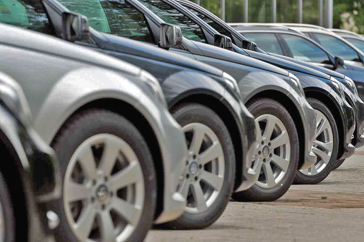 یک هزار و ۱۰۰ خودروی بدون ثبت‌سفارش در گمرک باقی مانده است
