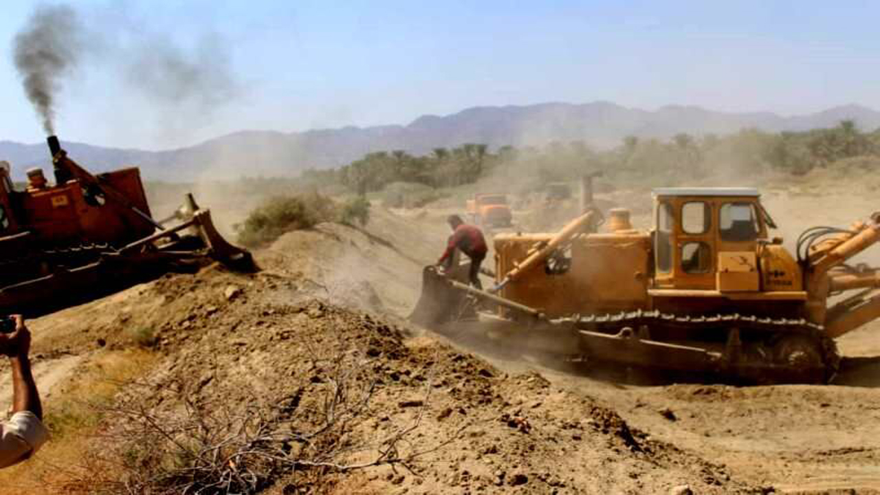 عملیات اجرایی لایروبی رودخانه شور جیرفت آغاز شد