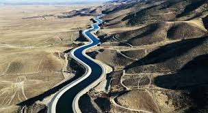 انتقال آب خلیج فارس به فلات مرکزی ایران پروژه ای استراتژیک و افتخار آمیز است