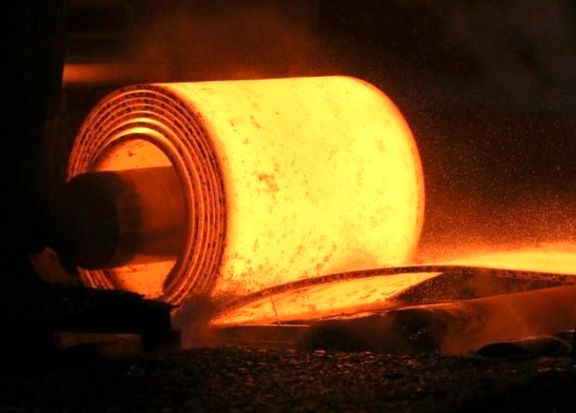 تولید ماهانه۱۰ هزار تن شیت ورق فولادی در شرکت فولاد اصفهان