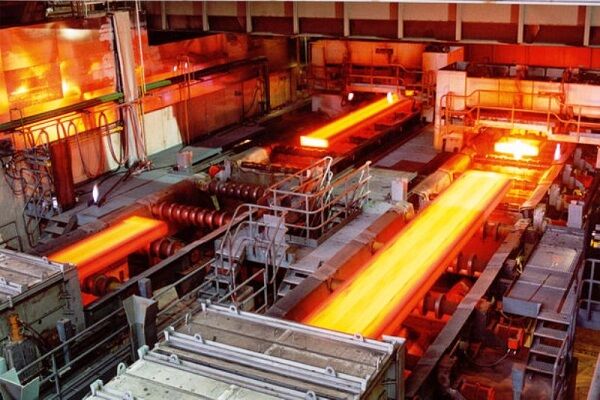 قیمت فولاد گرانتر از نرخ ارز آزاد/ دخالت دولت، صنعت فولاد را مختل کرده است