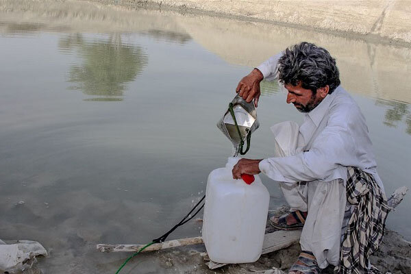 توضیحات دهمرده درخصوص اقدامات انجام شده برای تامین آب سیستان و بلوچستان/از انتقال آب از دریای عمان تا کشف آب ژرف