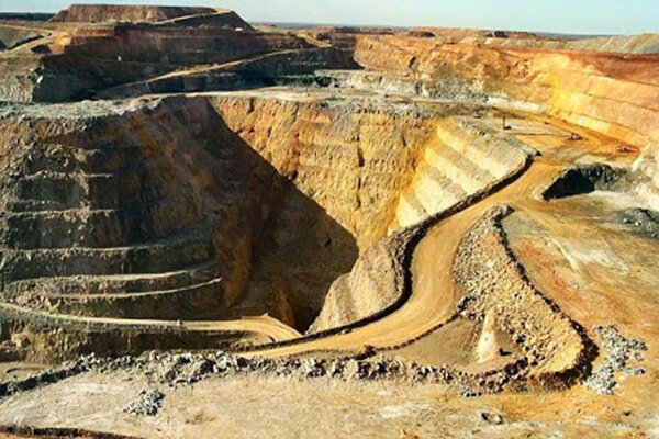 شرکت‌های معدنی بزرگ به سرمایه‌گذاری در توسعۀ اکتشافات مکلف شوند