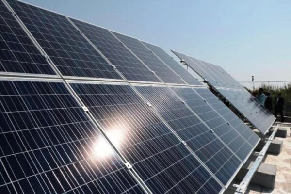 عملیات اجرایی بزرگترین خط تولید پنل‌های خورشیدی در استان اردبیل شروع می‌شود