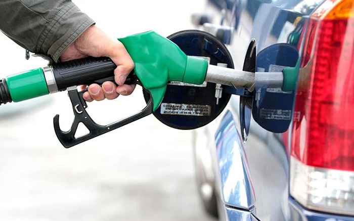 سرنوشت قیمت بنزین و سهمیه‌بندی سوخت در سال آینده