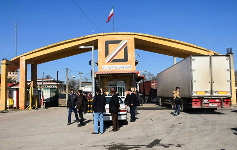 گمرک شهید رجایی با ۳۲ درصد از کل صادرات و واردات در رتبه نخست گمرکات قرار گرفت