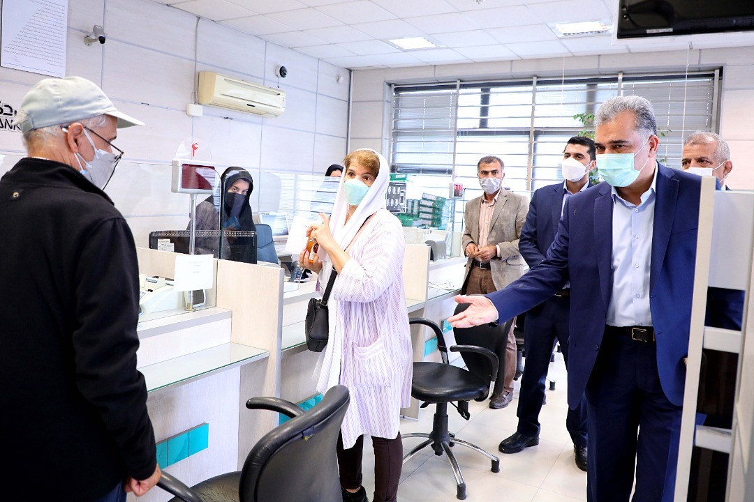 بازدید مدیرعامل بانک دی از شعب بازار آهن و شهرک راه آهن