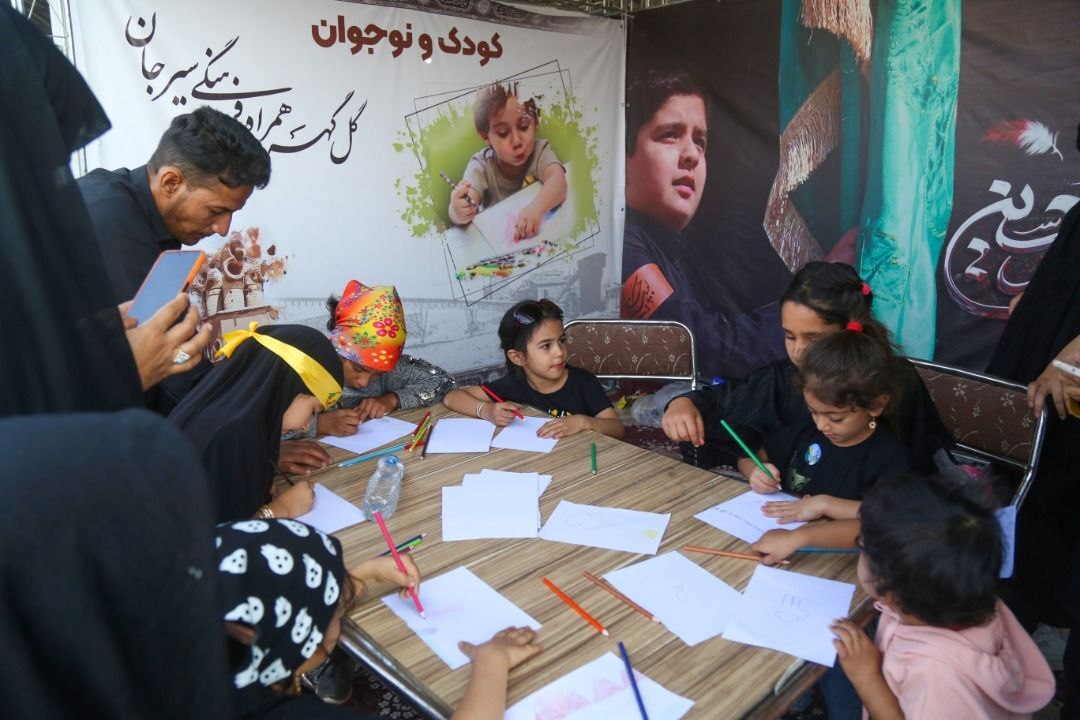 موکب گل‌گهر میزبان خیل عظیم عزاداران اربعین حسینی بود