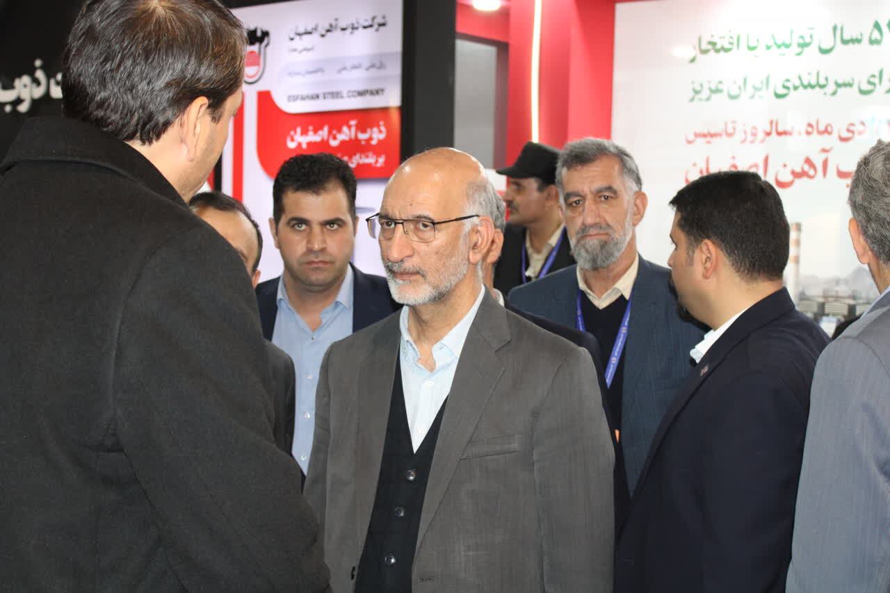 بازدید رئیس هیات عامل ایمیدرو از غرفه ذوب آهن اصفهان