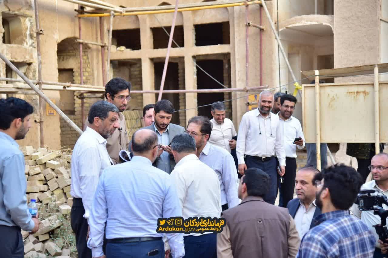 بازدید وزیر میراث فرهنگی، گردشگری و صنایع دستی از مجموعه تاریخی پردیسان اردکان