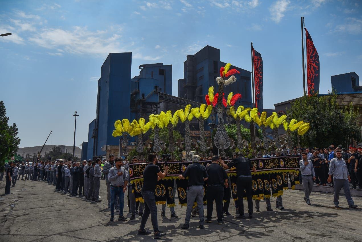 اجتماع بزرگ عزاداران حسینی در  گل‌گهر برگزار شد