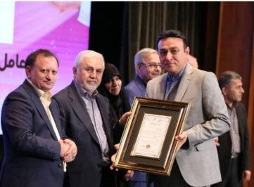 نشان عالی مسوولیت اجتماعی بر سینه روابط عمومی فولاد خراسان