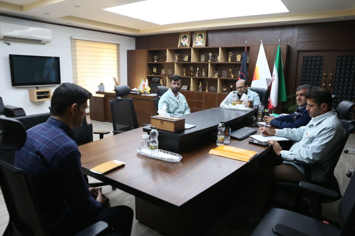 دیدار چهره به چهره مدیرعامل با کارکنان شرکت فولاد خوزستان دیدار چهره به چهره مدیرعامل با کارکنان شرکت فولاد خوزستان