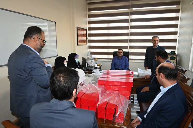 تکریم کادر درمان بیمارستان البرز و درمانگاه فولاد توسط کارکنان ایمیدرو