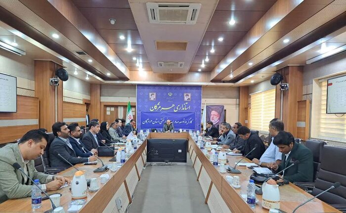 زنجیره صادراتی گچ از بنادر هرمزگان نیازمند اصلاح است