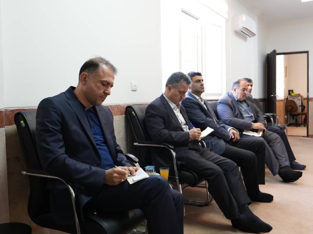 دیدار مدیرعامل شرکت ملی مس با نماینده ولی فقیه در استان و امام جمعه کرمان پس از اقامه نماز جمعه